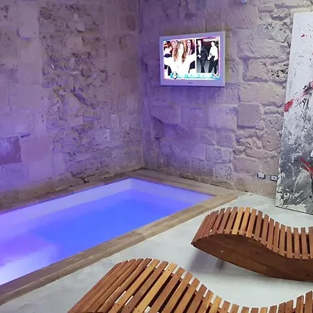 Demode Luxury Wellness *